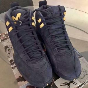 Air Jordan Retro 12 Michigan